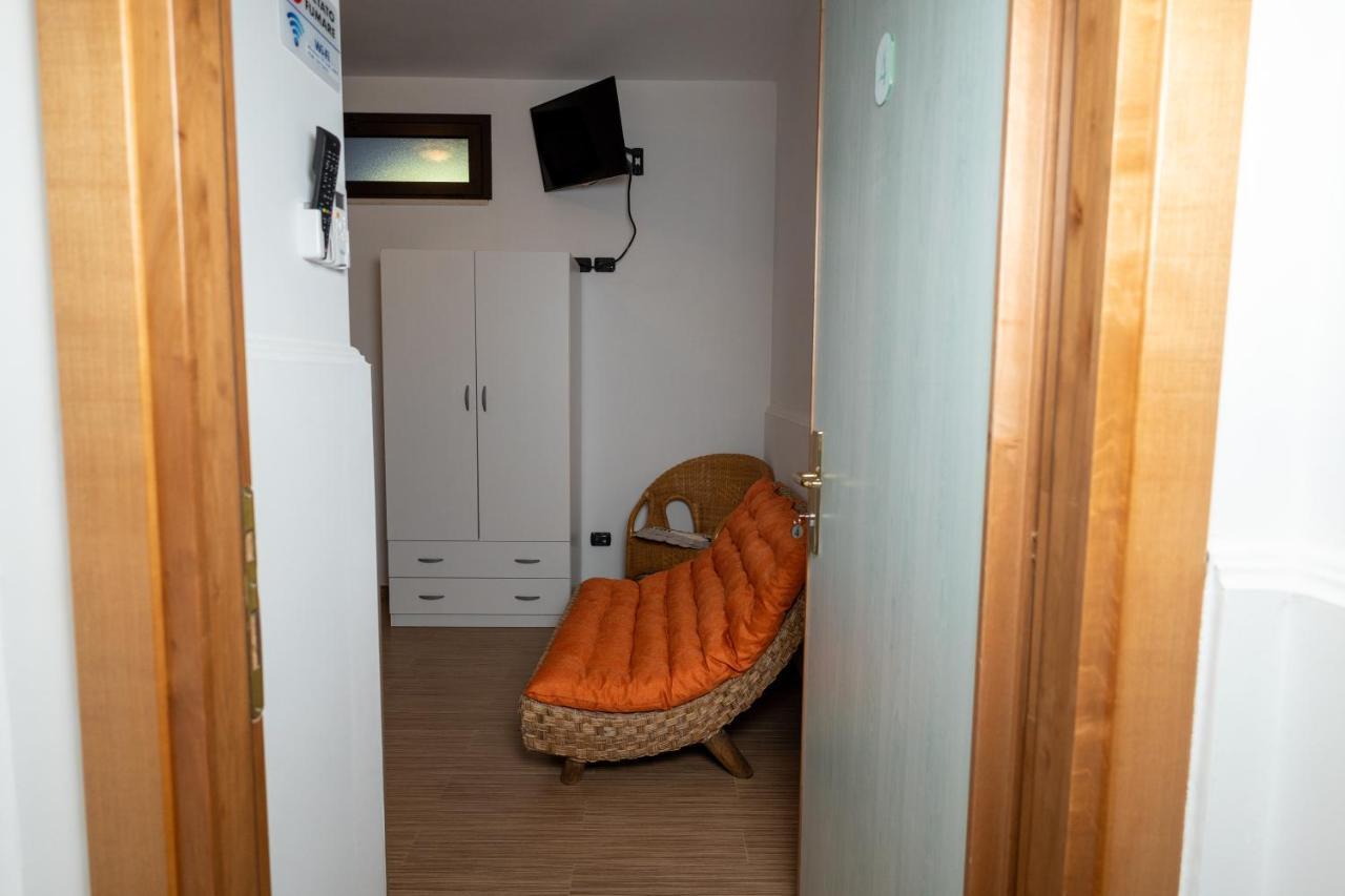 La Dimora Degli Artisti Bed & Breakfast Policoro Exterior photo